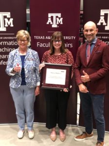 Dr. Sharon Matthews receives Professorship Award