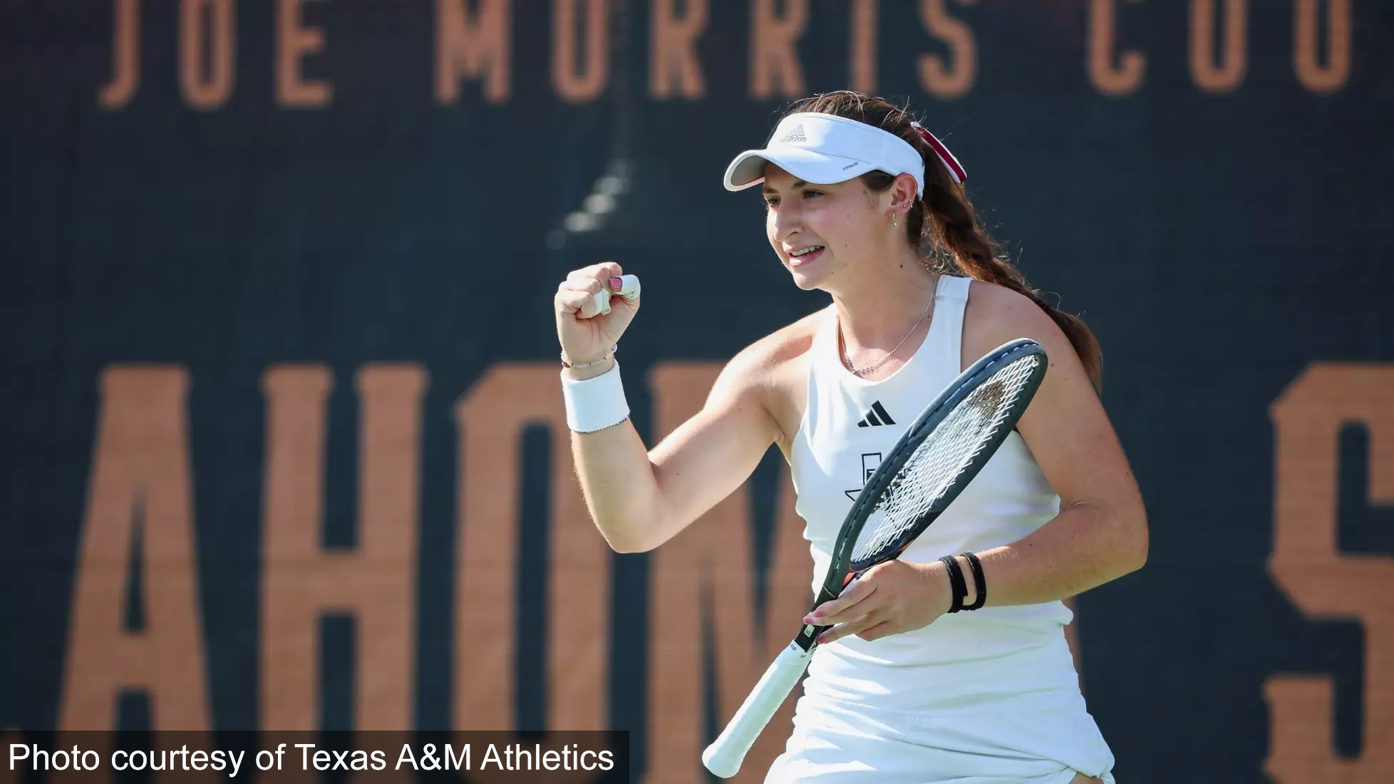 Mary Stoiana celebrates a match victory.